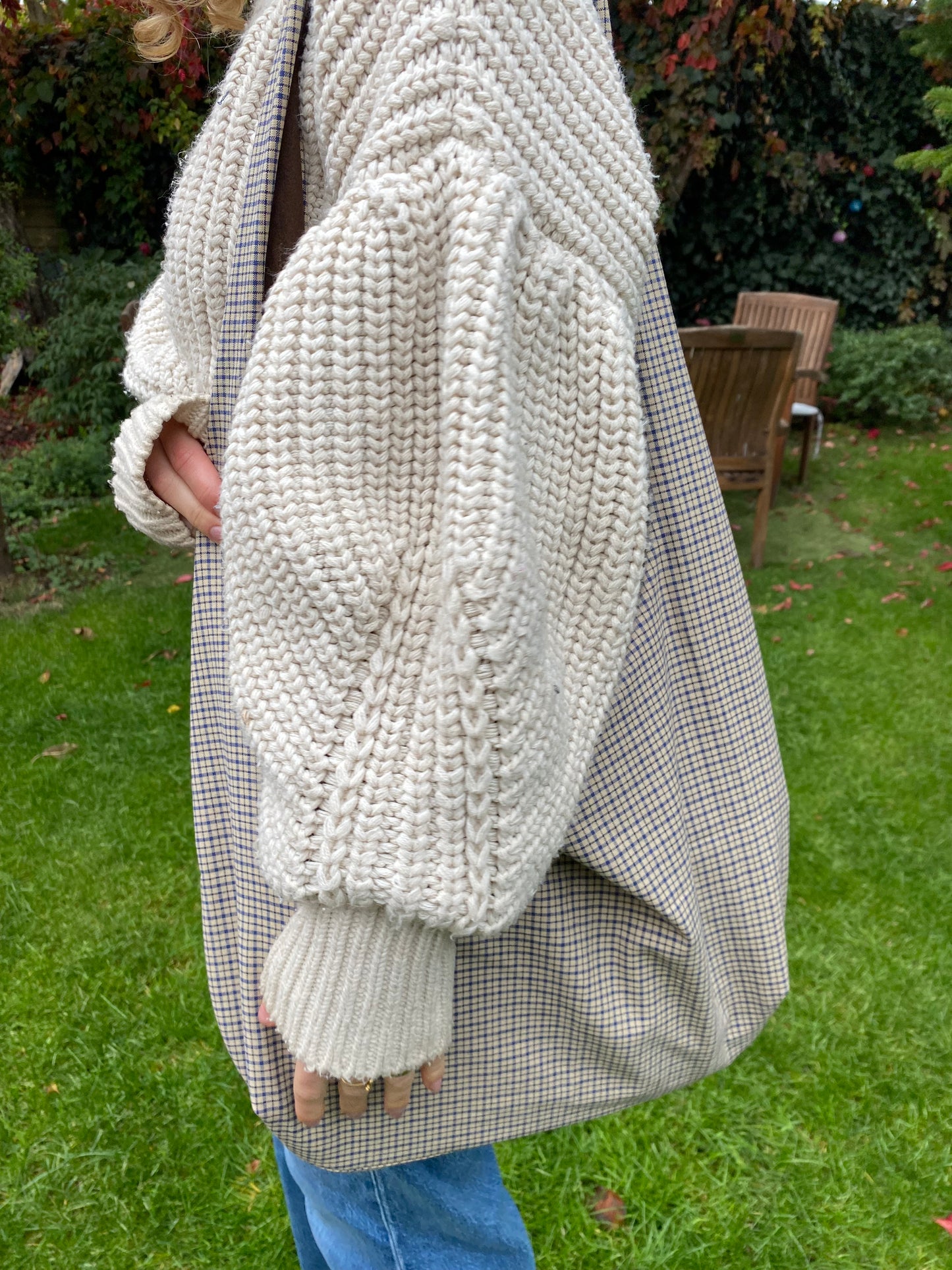 Reversible slouch bag - brown/checkered
