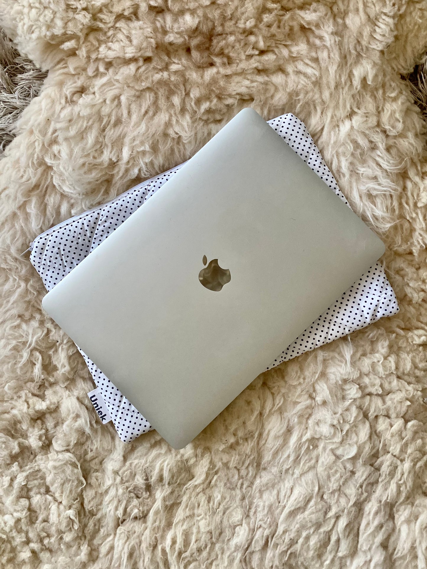 Laptopsleeve - purple polka dot